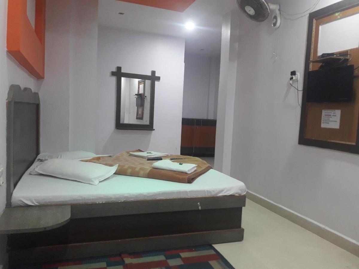 Hotel Rajvihar Pachmarhī Exteriér fotografie